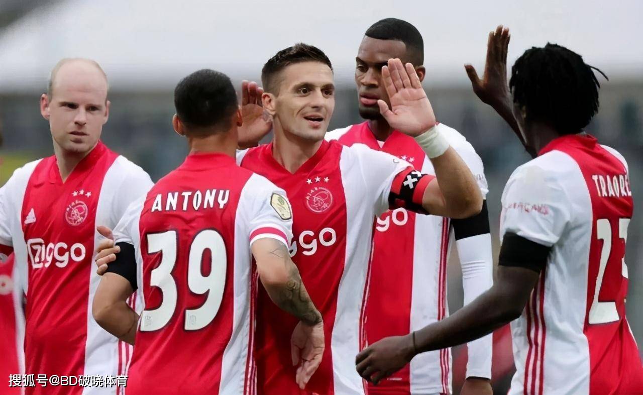 尔夫界的竞 尔夫界的竞