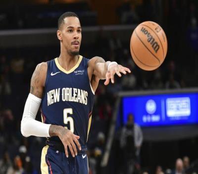 员在攻防两 员在攻防两