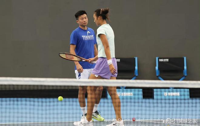 深蓝与白色 深蓝与白色