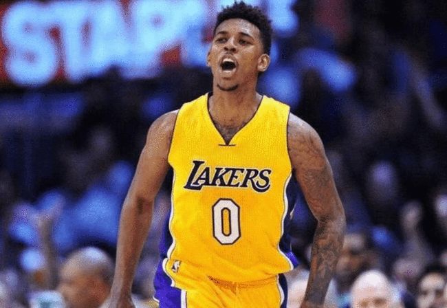 在高压回合 在高压回合