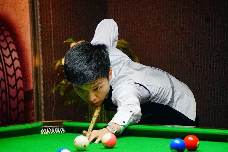 圆柱体上方 圆柱体上方