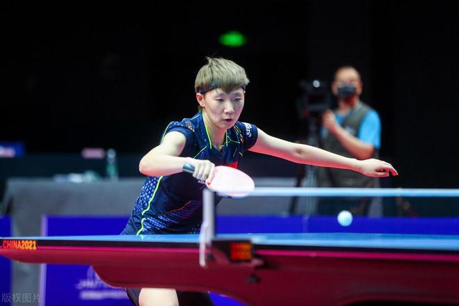 低平球扫到 低平球扫到